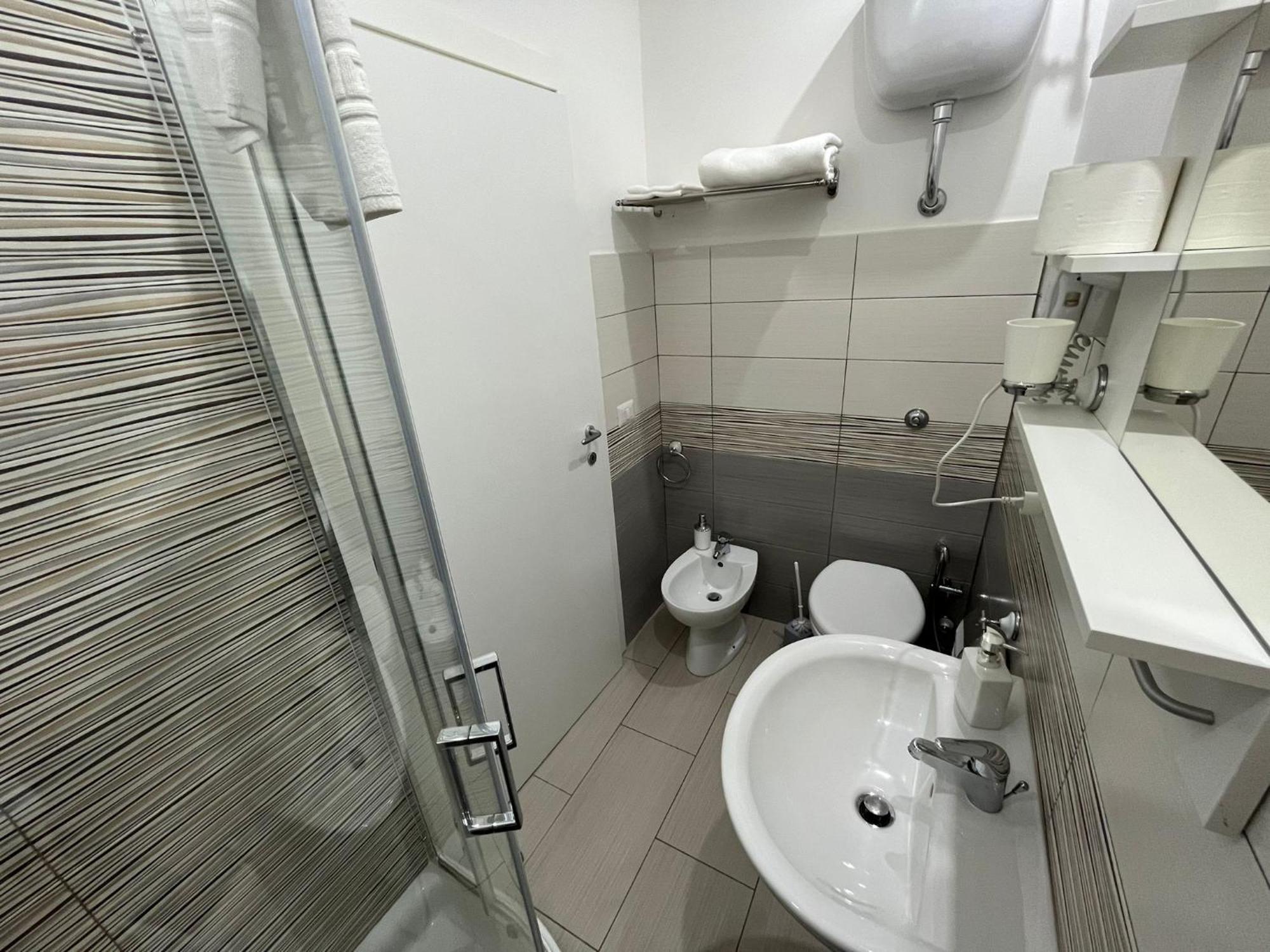F.Rooms Napoli Eksteriør billede