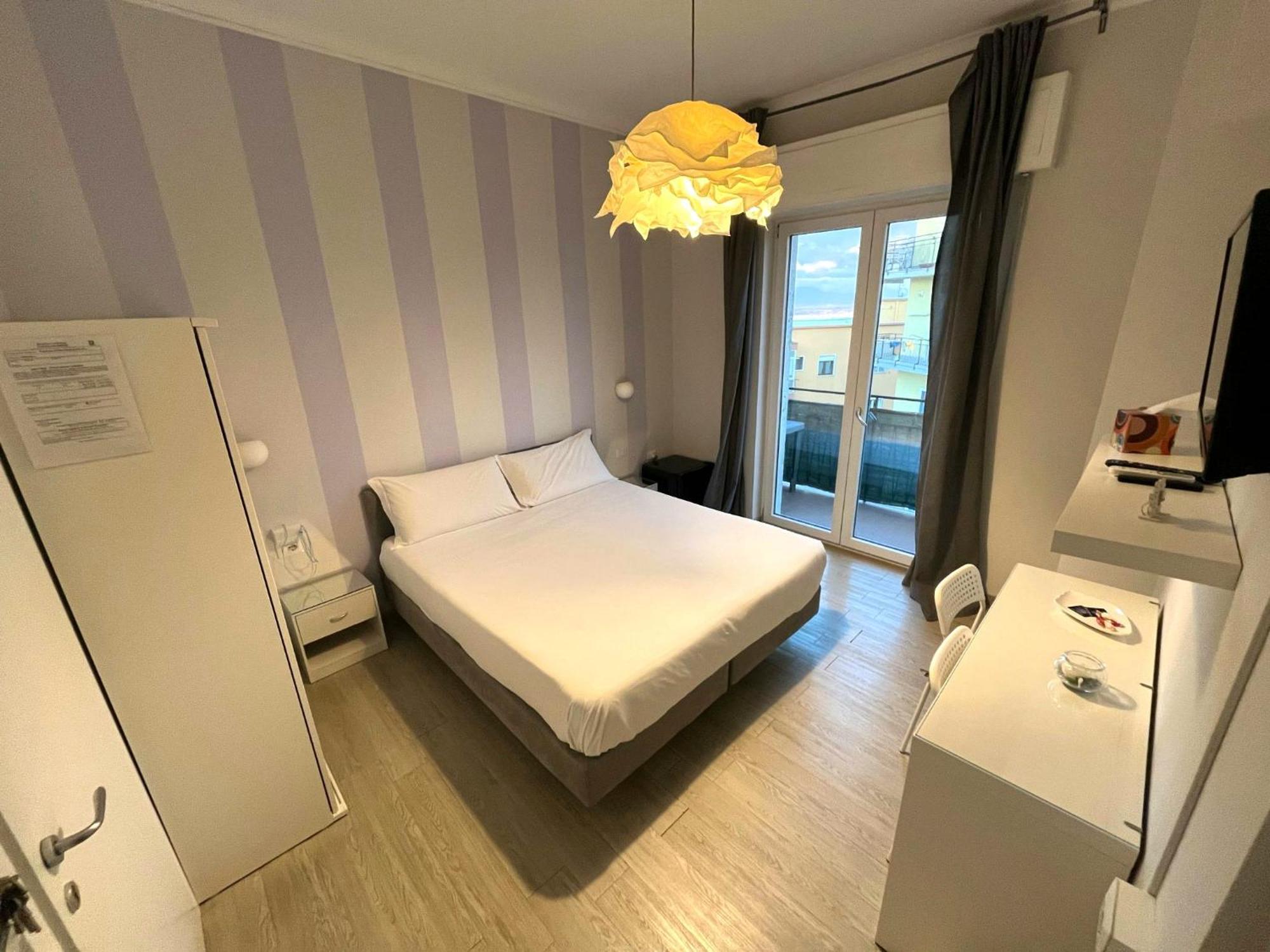 F.Rooms Napoli Eksteriør billede