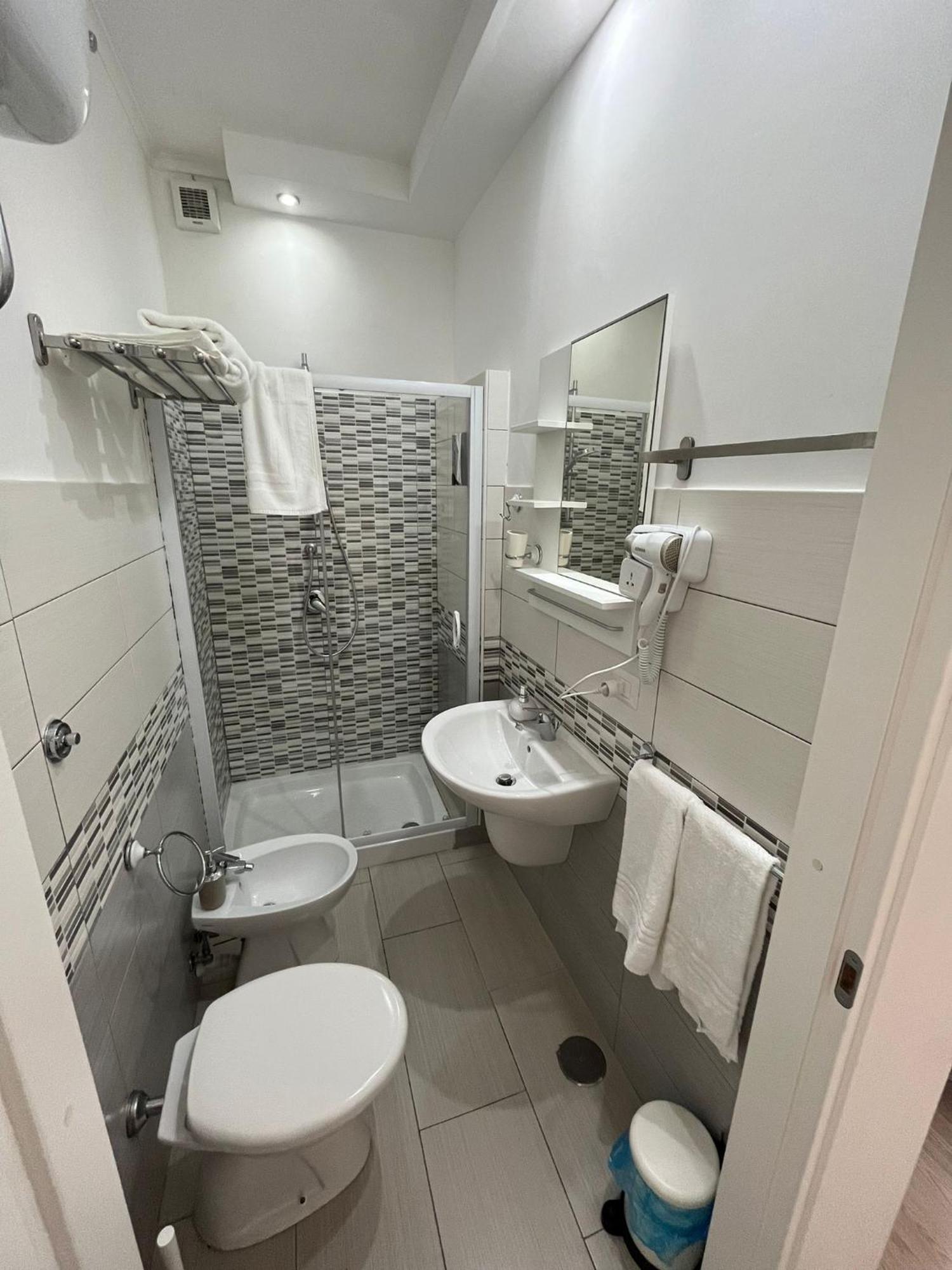 F.Rooms Napoli Eksteriør billede